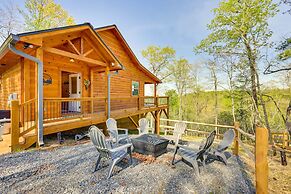 Beautiful Murphy Cabin w/ Mountain View & Fire Pit