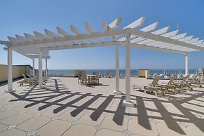 Beachfront Gulf Shores Family Escape: Pool Access