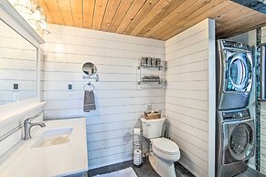 Alpine Retreat w/ Hot Tub & Mountain Views!