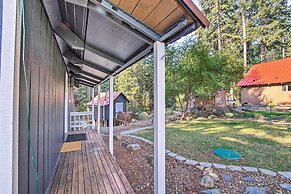 Alpine Retreat w/ Hot Tub & Mountain Views!