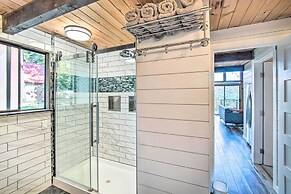 Alpine Retreat w/ Hot Tub & Mountain Views!