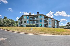 Beautiful Hot Springs Condo w/ Lake Hamilton Views