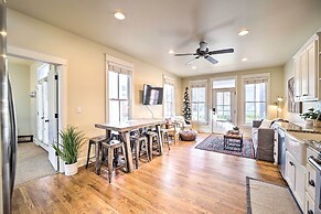Carlton Landing Home: Walk to Lake & Parks!