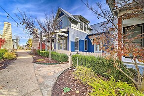 Carlton Landing Home: Walk to Lake & Parks!