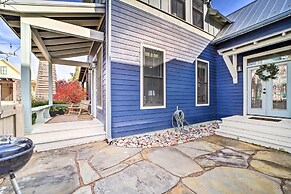 Carlton Landing Home: Walk to Lake & Parks!