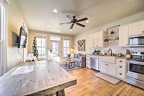 Carlton Landing Home: Walk to Lake & Parks!