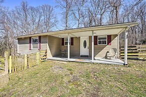 Charming Home With Yard Near Shenandoah River!