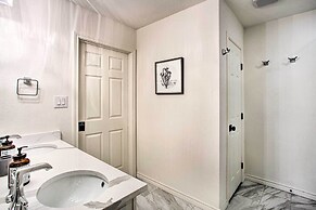 Remodeled Cedar Creek Lake Retreat w/ Fire Pit!