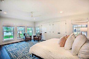 Remodeled Cedar Creek Lake Retreat w/ Fire Pit!