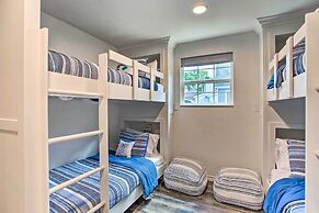 Remodeled Cedar Creek Lake Retreat w/ Fire Pit!