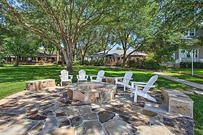 Remodeled Cedar Creek Lake Retreat w/ Fire Pit!