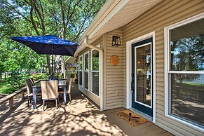 Remodeled Cedar Creek Lake Retreat w/ Fire Pit!