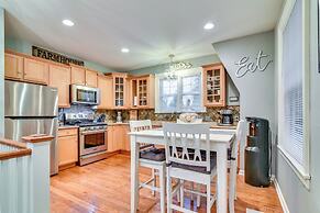 2 Mi to Bay Park: Charming Milwaukie Getaway