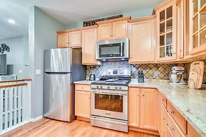 2 Mi to Bay Park: Charming Milwaukie Getaway