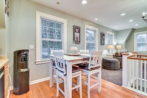 2 Mi to Bay Park: Charming Milwaukie Getaway