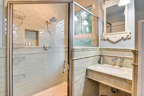 2 Mi to Bay Park: Charming Milwaukie Getaway