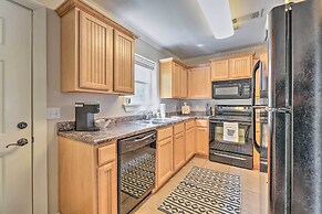 Charming Springdale Townhome ~ 5 Mi to Dtwn!