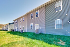 Charming Townhome < 1 Mi to Zoo & Luray Caverns!