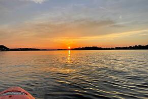 Steps to Lake! Charming Cabin: Pool Access & Decks