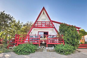 Steps to Lake! Charming Cabin: Pool Access & Decks