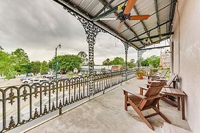 Chic Louisiana Retreat - Balcony & River Views!