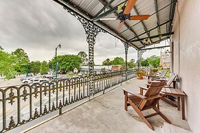 Chic Louisiana Retreat - Balcony & River Views!