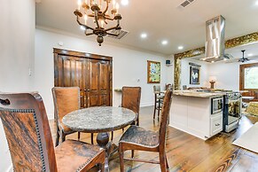 Chic Louisiana Retreat - Balcony & River Views!
