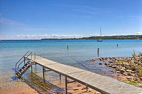 Charming Suttons Bay Cottage w/ Shared Waterfront!