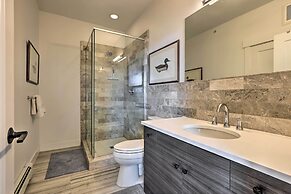 Grand Lake Condo w/ Balcony & Mountain Views