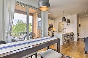 Grand Lake Condo w/ Balcony & Mountain Views