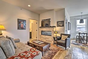 Grand Lake Condo w/ Balcony & Mountain Views