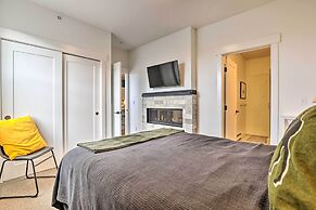 Grand Lake Condo w/ Balcony & Mountain Views