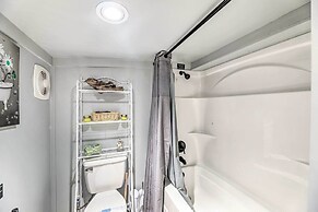 Cottage With Patio & Shared Waterfront Perks!