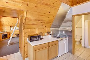 Cozy Keystone Cabin: Hot Tub, 3 Mi to Mt Rushmore!