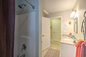 Beech Mountain Retreat w/ Open Deck: 2 Mi to Ski!