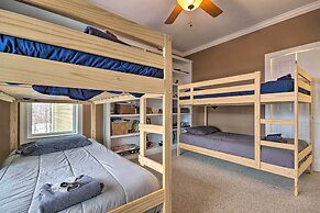Beech Mountain Retreat w/ Open Deck: 2 Mi to Ski!