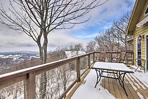 Beech Mountain Retreat w/ Open Deck: 2 Mi to Ski!
