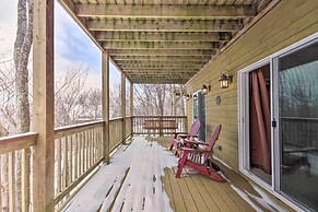 Beech Mountain Retreat w/ Open Deck: 2 Mi to Ski!