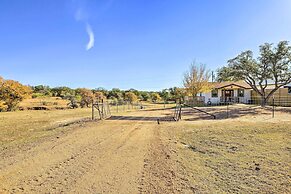 Cozy Fredericksburg Studio Near Wineries!
