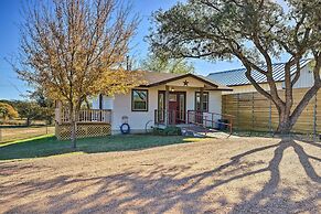 Cozy Fredericksburg Studio Near Wineries!