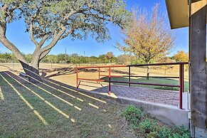 Cozy Fredericksburg Studio Near Wineries!