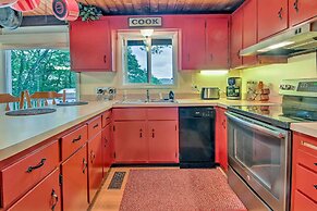 Conway Area Chalet w/ Mountain Views & Fire Pit!