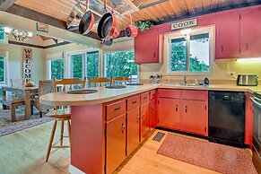 Conway Area Chalet w/ Mountain Views & Fire Pit!