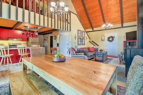 Conway Area Chalet w/ Mountain Views & Fire Pit!