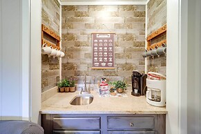 Hike, Golf & Ski: Beech Mtn Condo w/ Resort Perks!