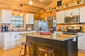 Cozy New Braunfels Family Cabin w/ Porch & Views!