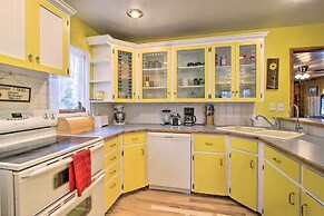 Cozy Home w/ Hot Tub: Half Mi to Salmon River!