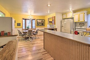 Cozy Home w/ Hot Tub: Half Mi to Salmon River!