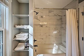 Cozy Southern Pines Retreat 1 Mi to Downtown!