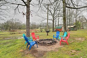 Cozy Higden Retreat - Near Greers Ferry Lake!